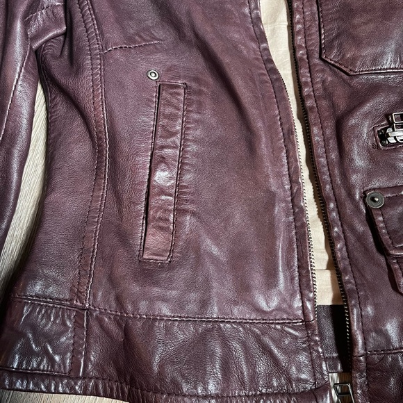 Danier leather jacket - Picture 6 of 7
